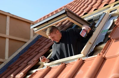 Pose de fenêtres de toit Velux à Giverville